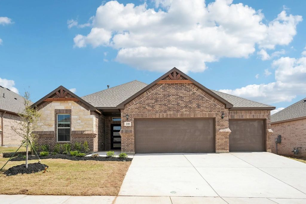218 Cheyenne Trail, Alvarado