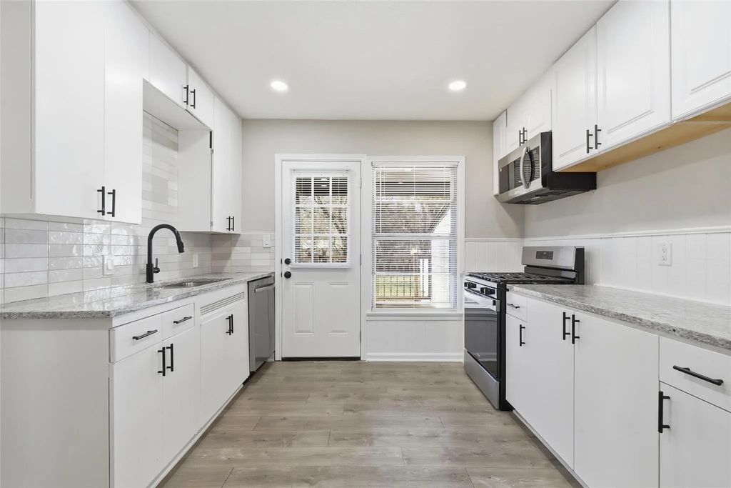 4816 Marks Place, Fort Worth