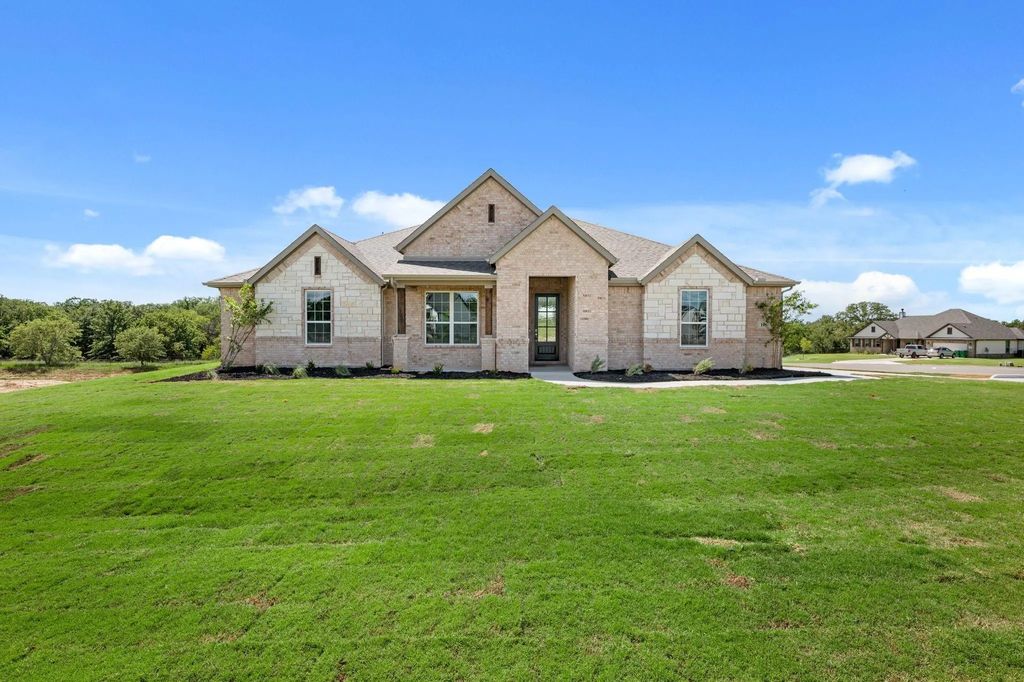 106 Brush Creek Drive, Boyd