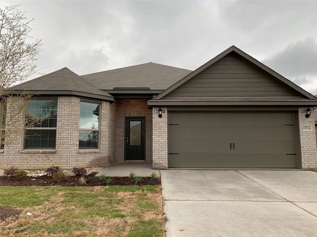 13724 Merchant Road, Crowley