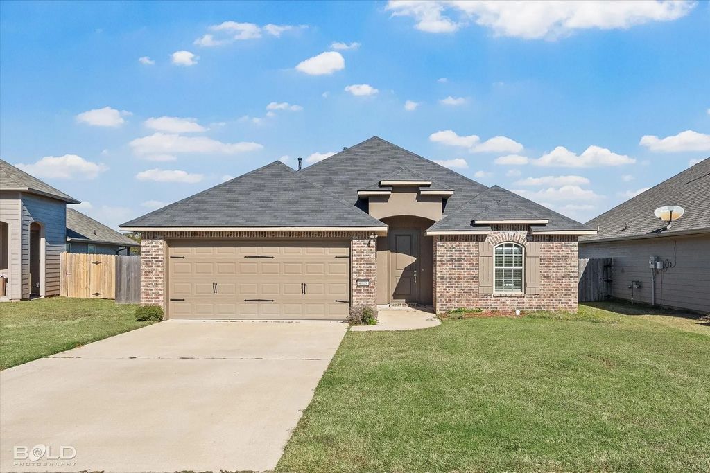 4008 False River Drive, Bossier City
