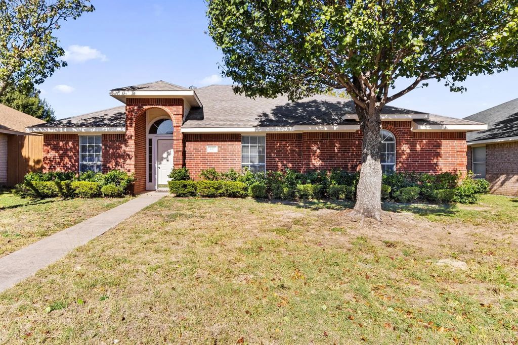 447 Orchard Hill Drive, Cedar Hill