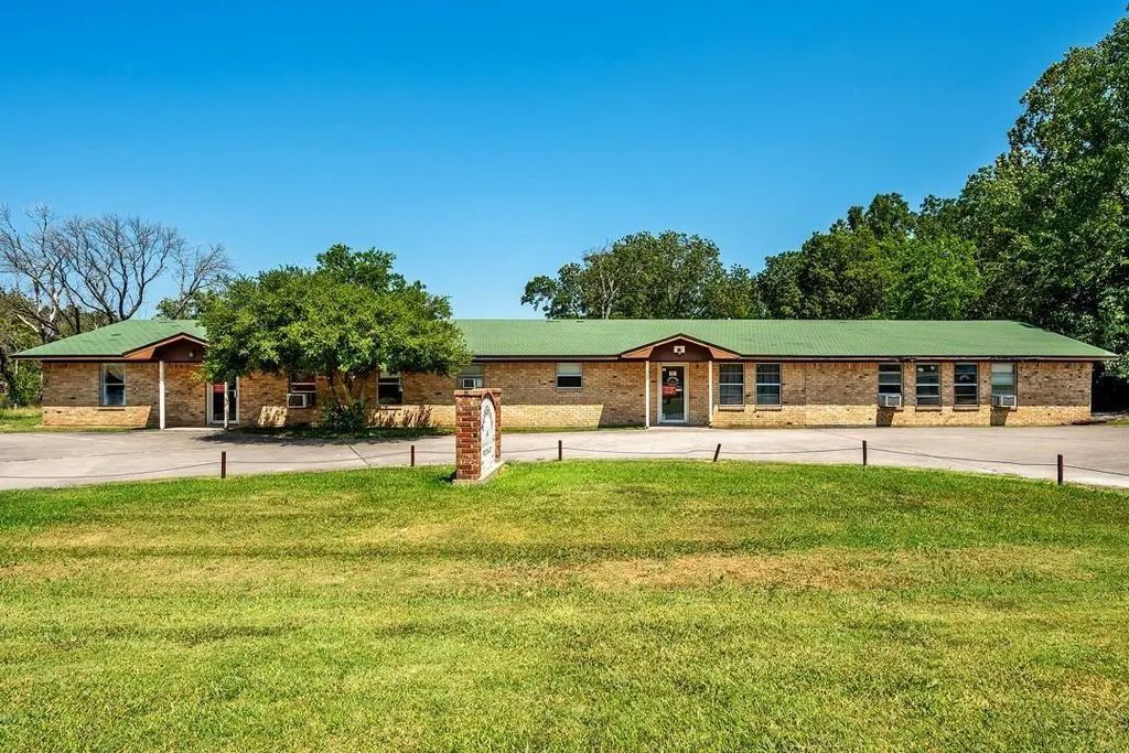 308 Front Street, Pottsboro