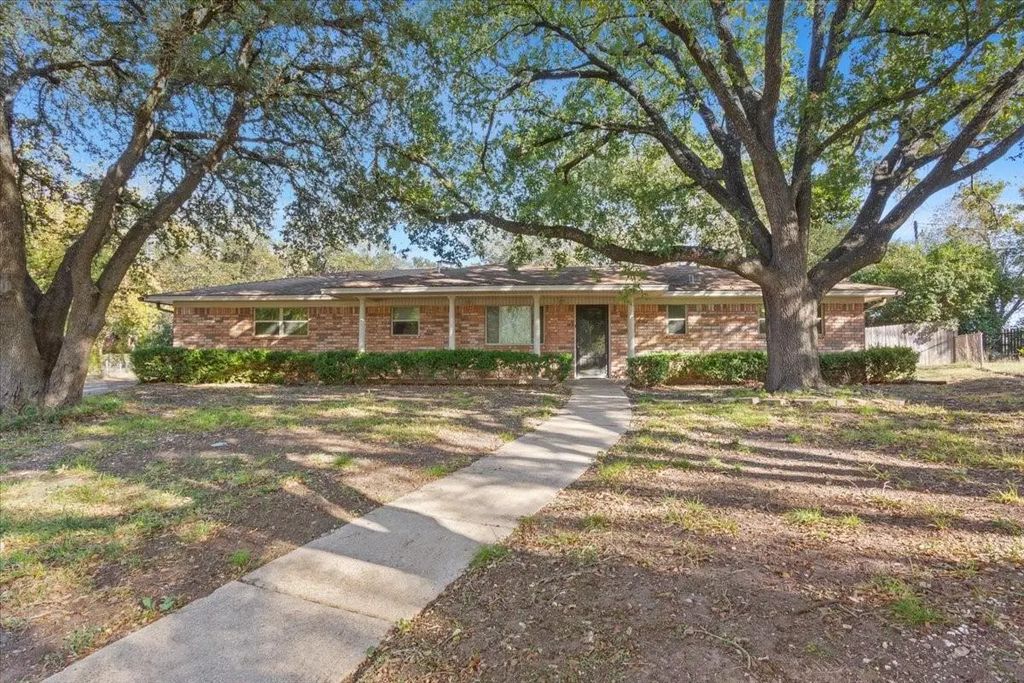 8756 Panther Drive, Woodway