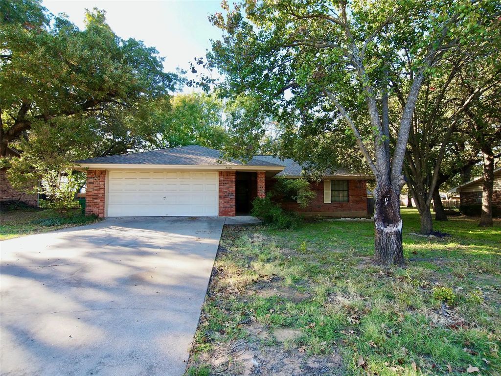 3106 S Lipsey Street, Decatur
