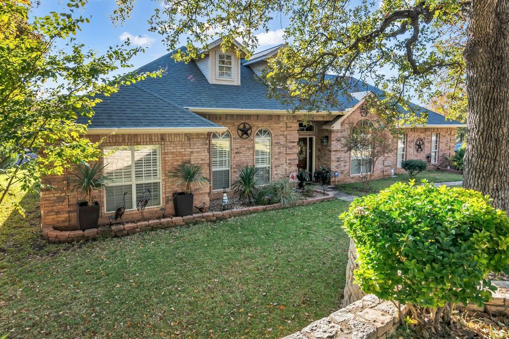 5411 Corto Drive, De Cordova