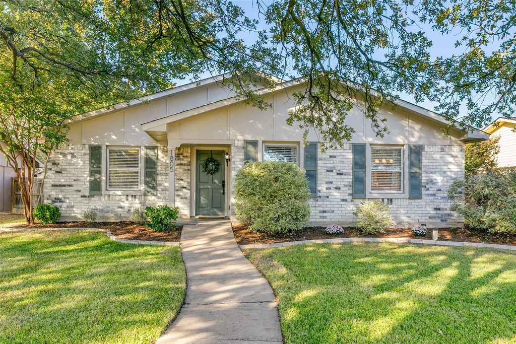 1805 Paxton Drive, Carrollton