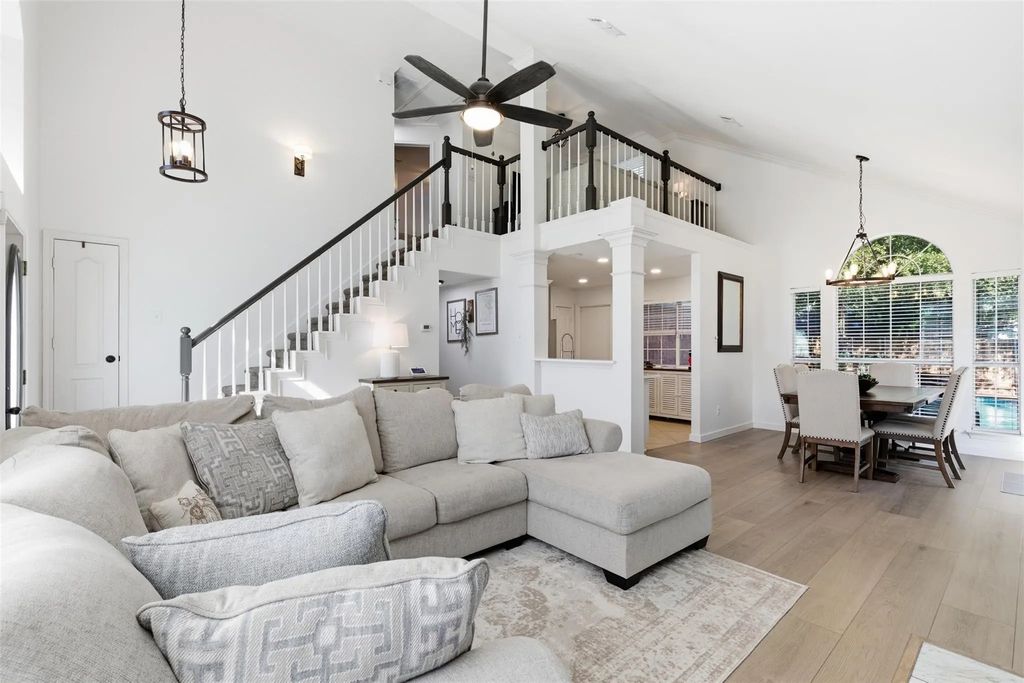 824 Stone Trail Drive, Flower Mound