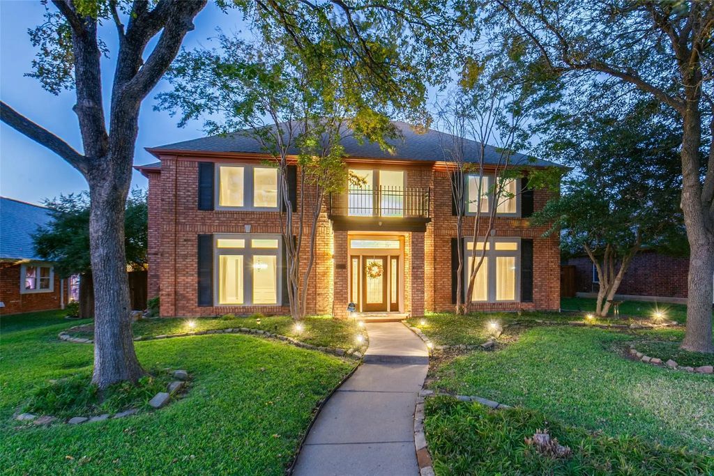 2221 Canyon Trail, Carrollton