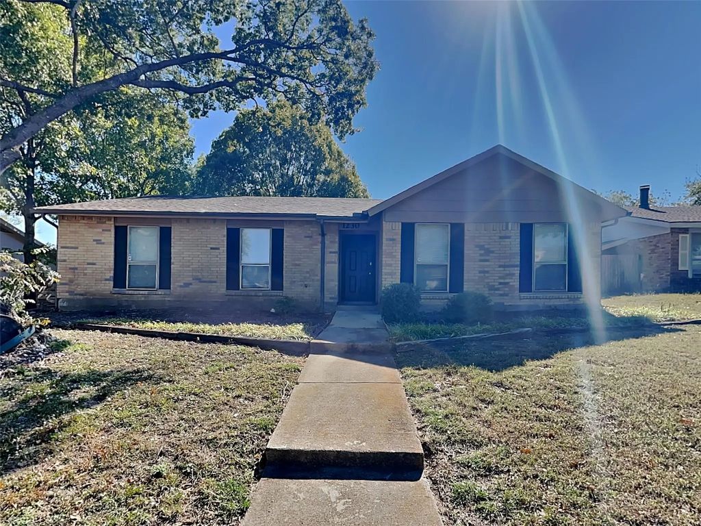 1230 Meadow Creek Drive, Lancaster