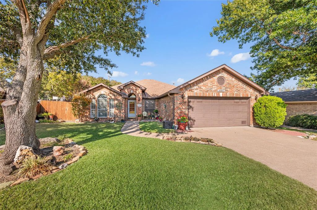 8288 Hillside Drive, Frisco