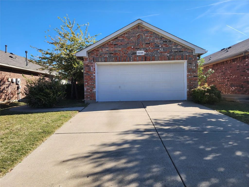 6248 Adonia Drive, Fort Worth