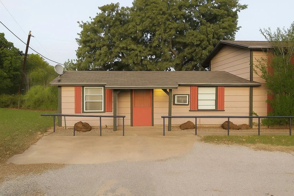 10612 County Road 1020 A1, Burleson