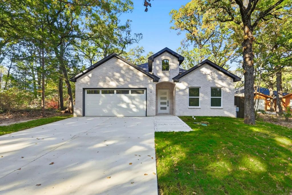 110 Doe Run Road, Gun Barrel City
