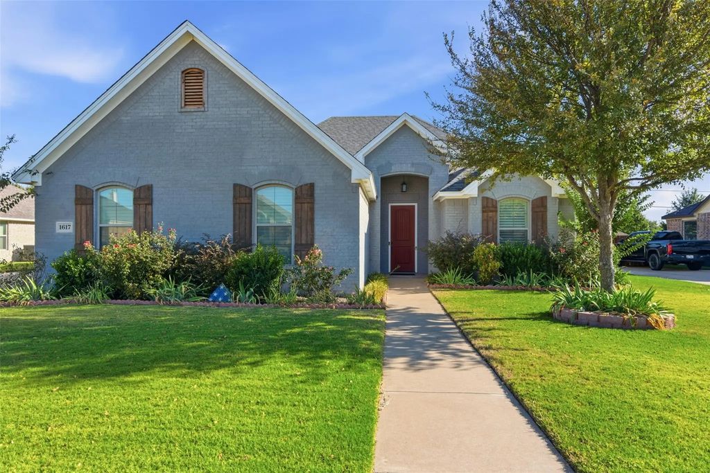 1617 Hawthorne Street, Cleburne