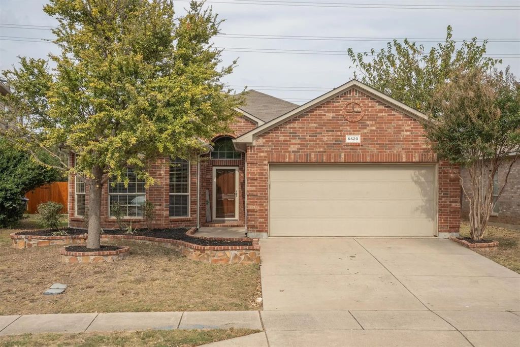 5520 Grayson Ridge Drive, Fort Worth