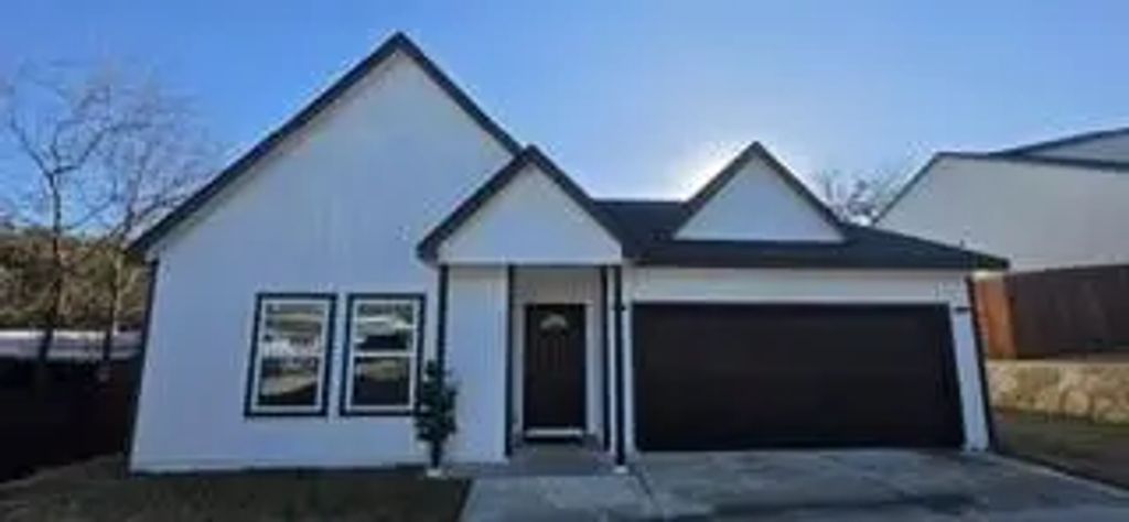 2617 Hillside Drive, Granbury