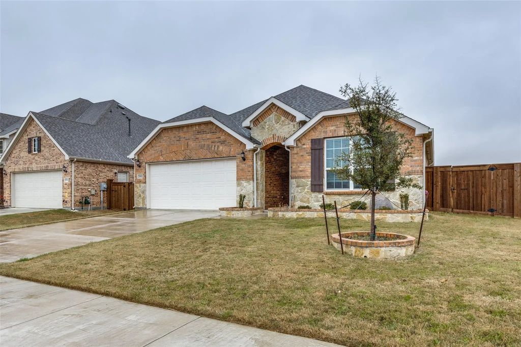 2502 Wallingford Drive, Mansfield