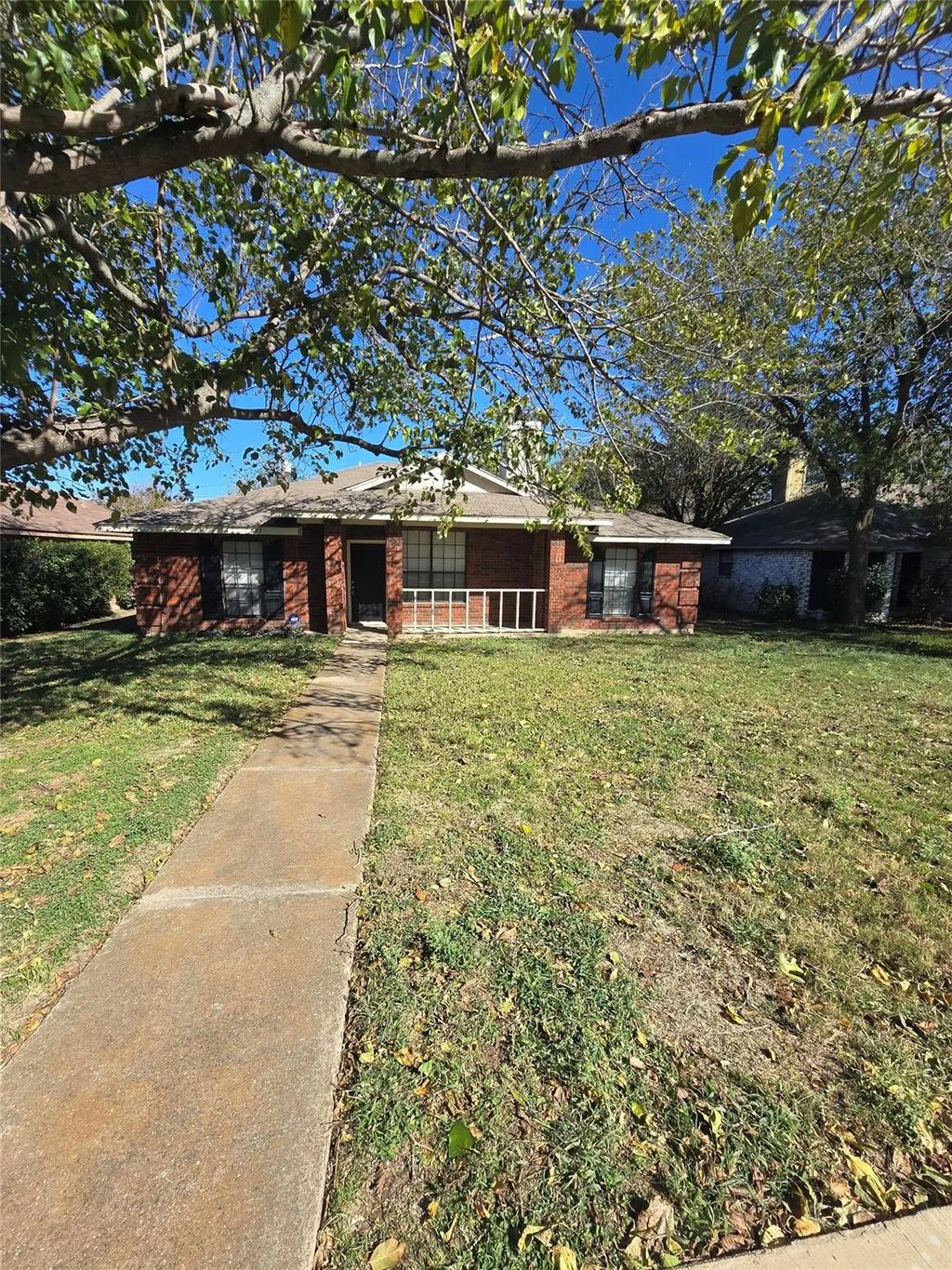 837 W Wintergreen Road W, Lancaster