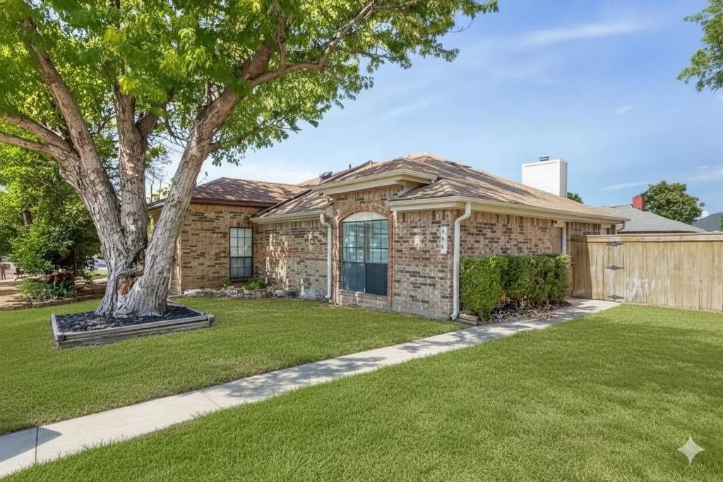 456 Little Valley Court, Fort Worth