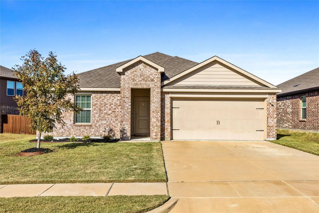 709 Fueller Drive, Aubrey