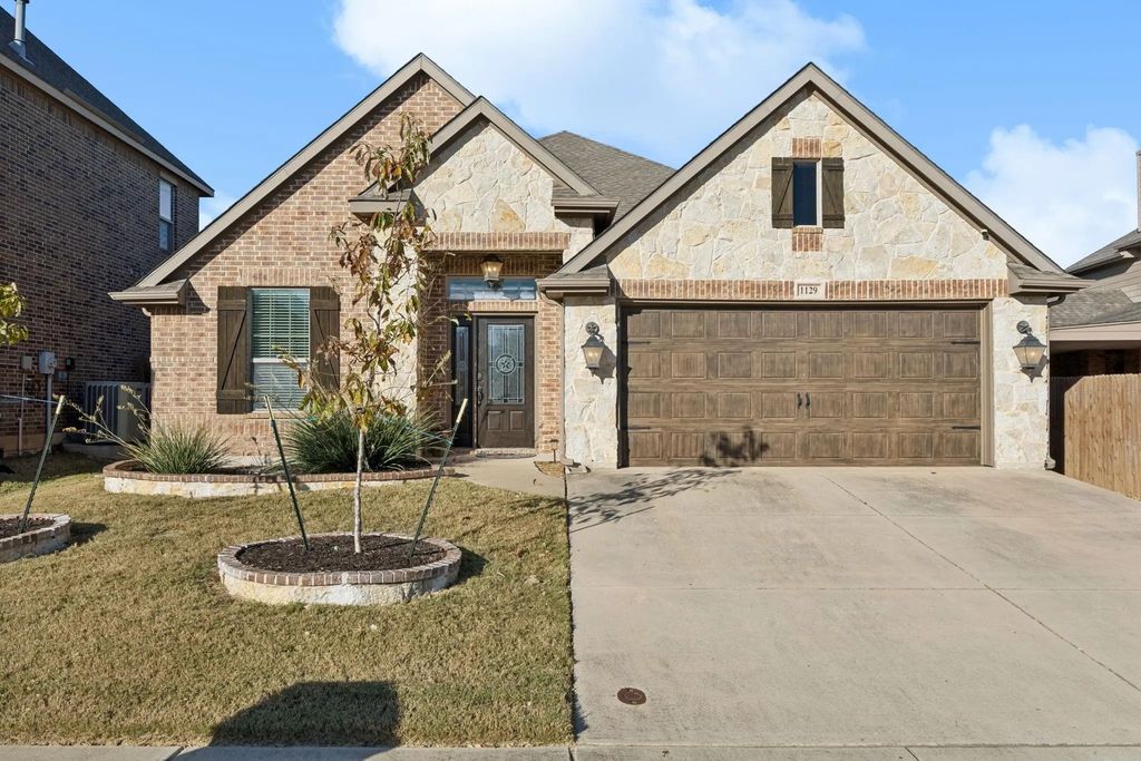 1129 Albany Drive, Fort Worth