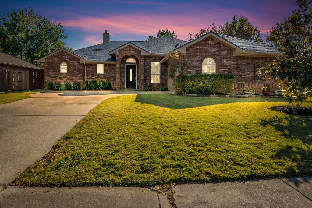 1900 Le Sage Court, Denton