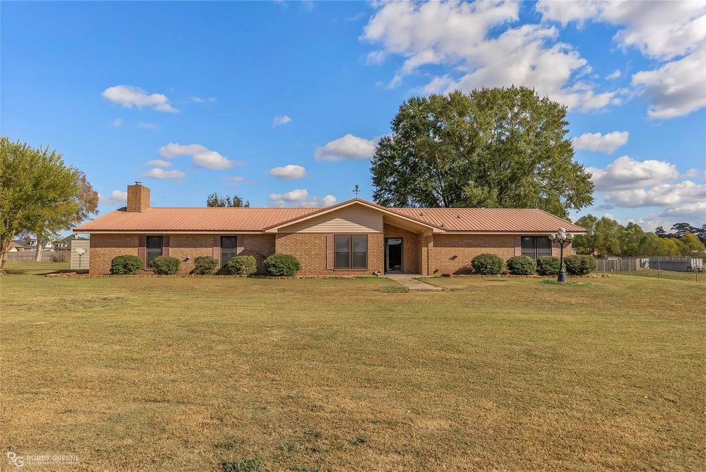 204 Cathey Road, Stonewall