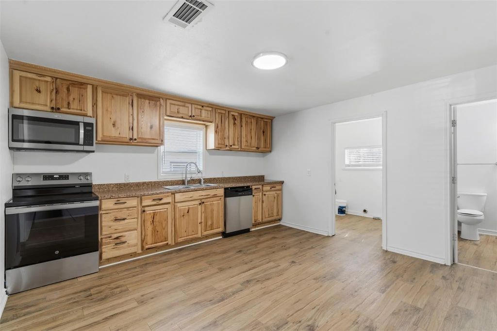 920 W Ford Street, Denison