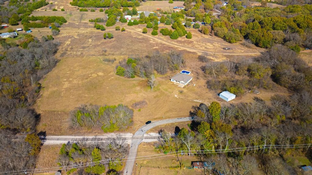 121 N Washburn Road, Bells