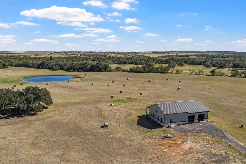 684 County Road 473, Lott