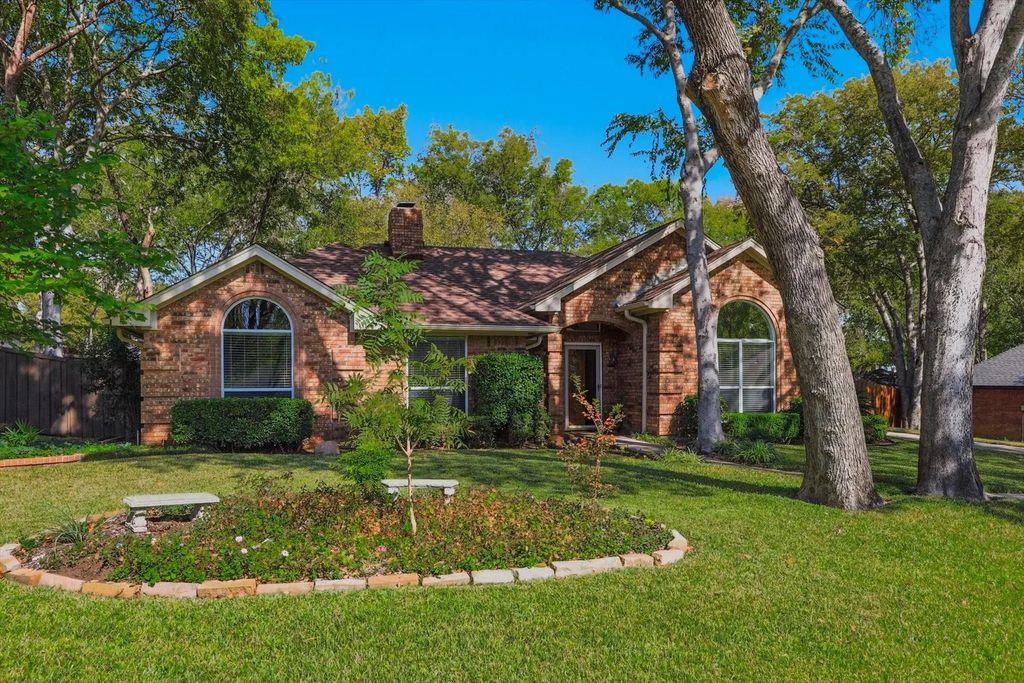 1306 Dahlia Drive, Grand Prairie