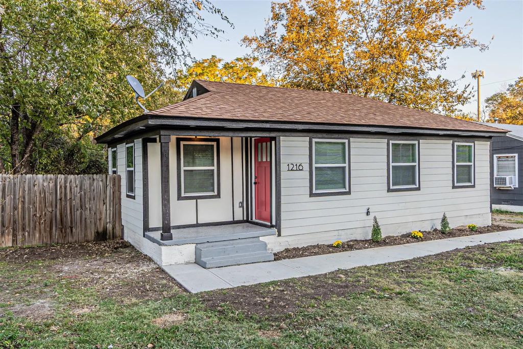 1216 Greenbrier Drive, River Oaks