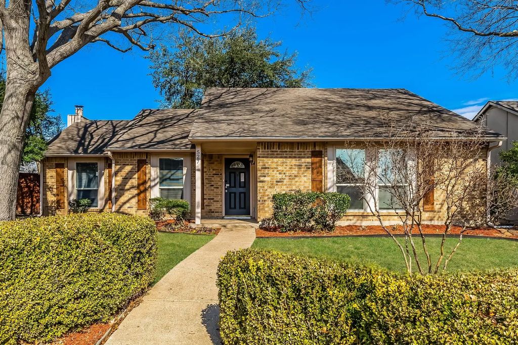 527 Red Oak Street, Allen