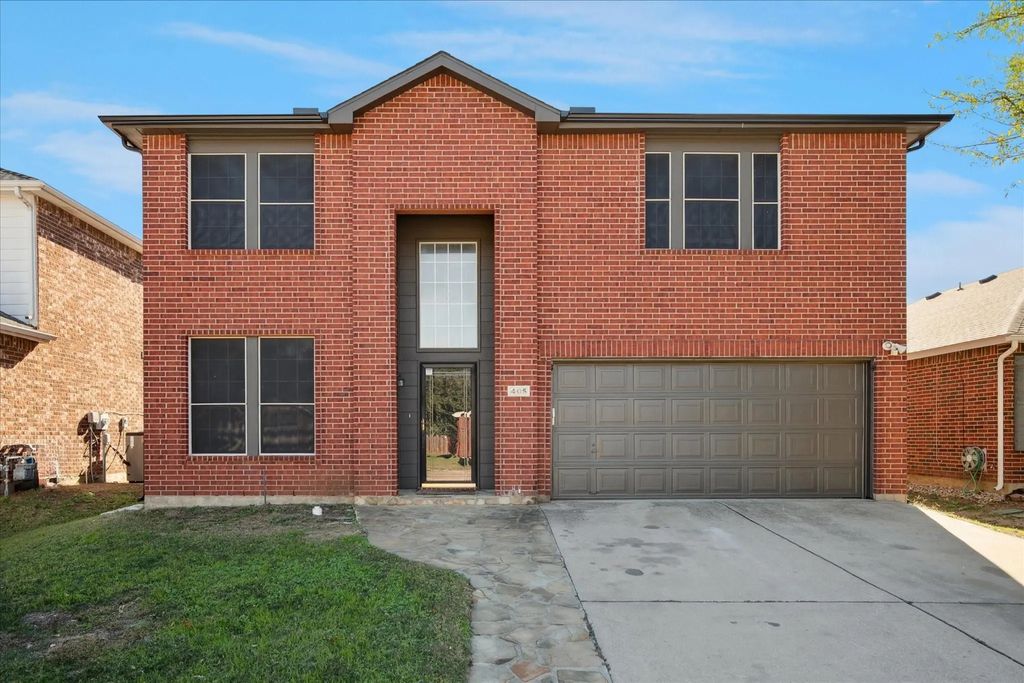 405 Indian Trail Road, Roanoke