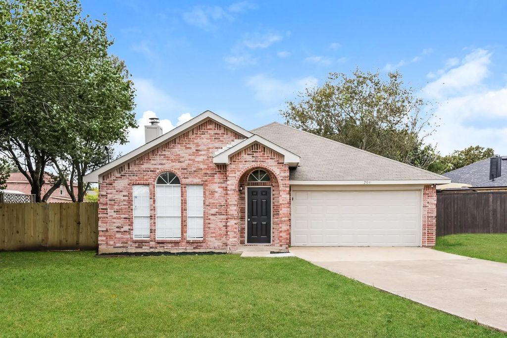 204 Meadowbrooke Drive, Cedar Hill