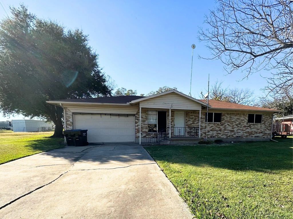 2504 Johnson Circle, Caddo Mills