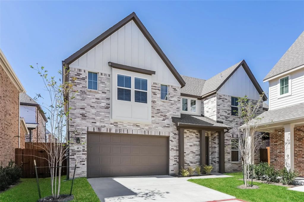 305 Yorkshire Court, Saginaw