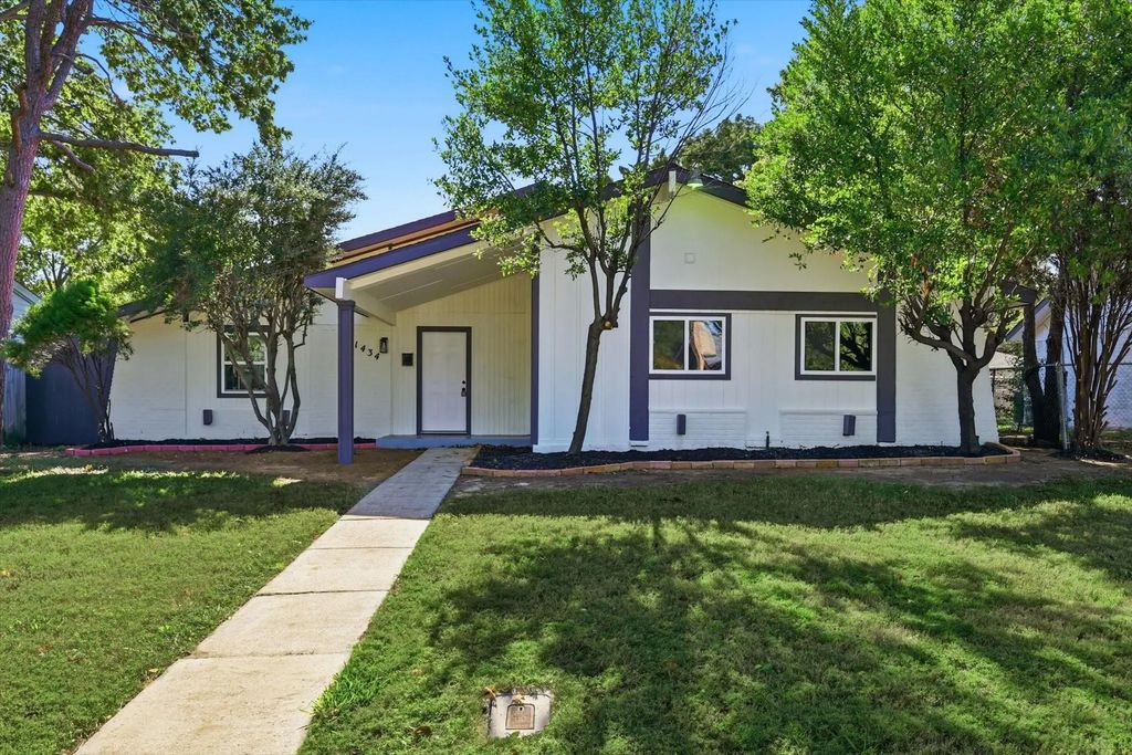 1434 Forestglen Drive, Lewisville