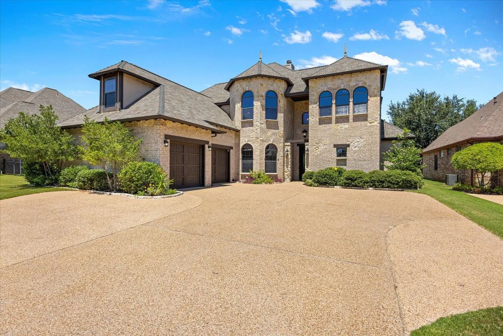 2310 Vienna Drive, Granbury