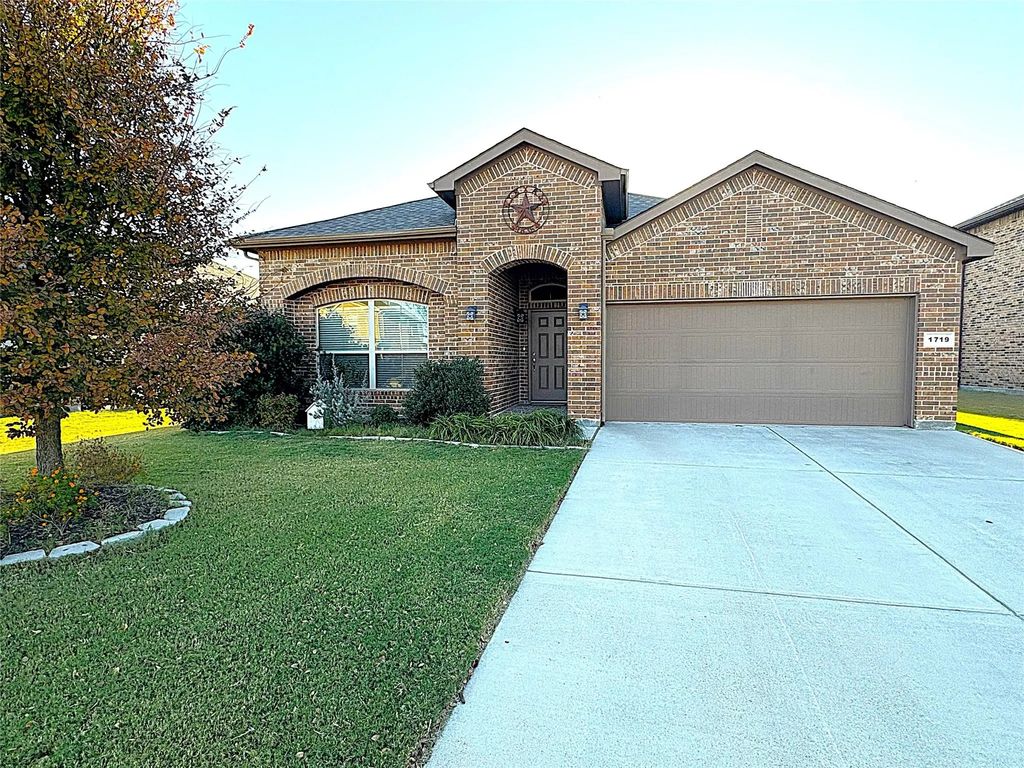 1719 Cross Creek Lane, Cleburne