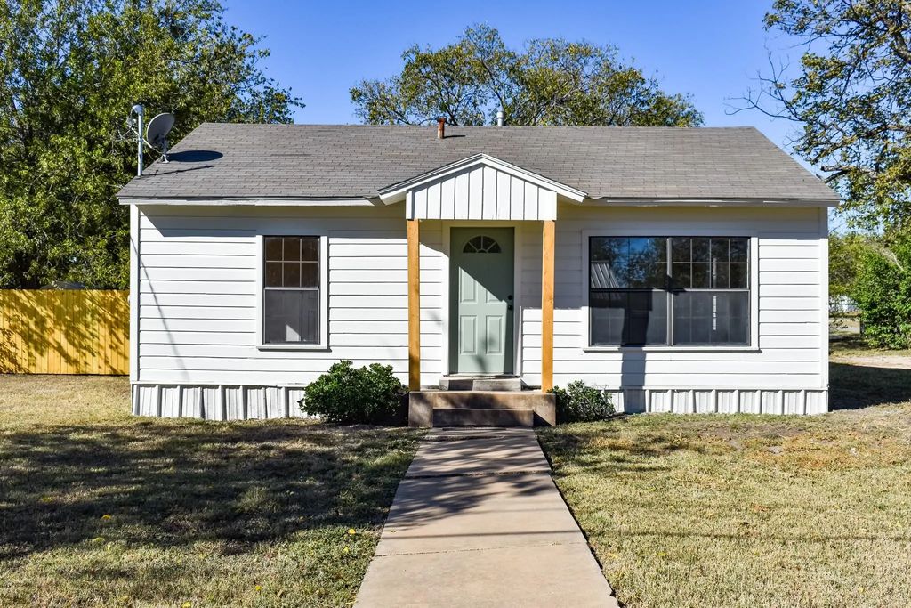 1607 N Graham, Brady