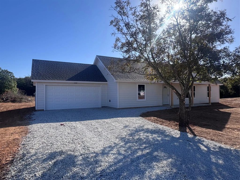 1009 Bradshaw Court, Springtown