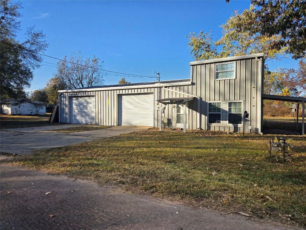 320 Utah Street, Avery