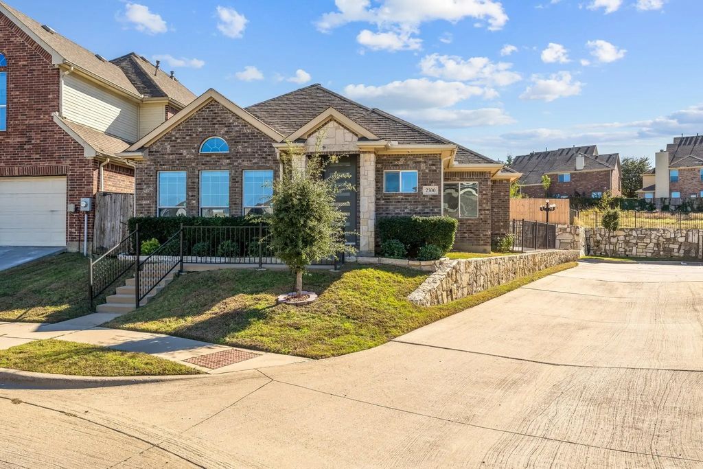 2300 Janna Way, Carrollton