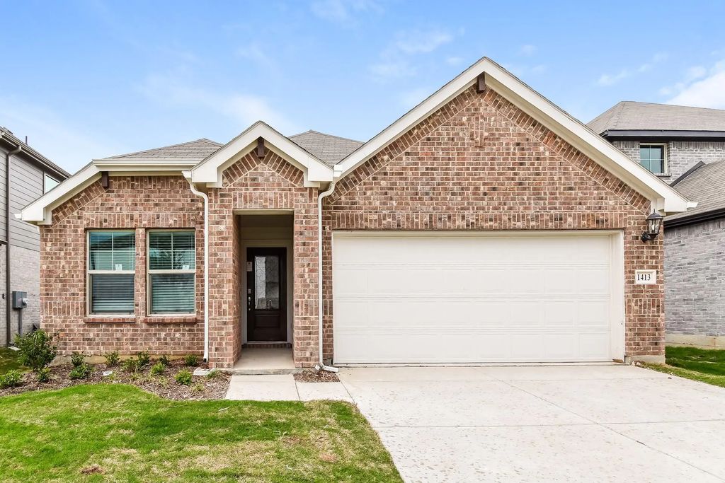 1413 Rolling Fox Drive, Forney