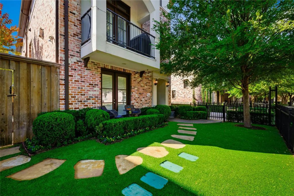 4017 Bowser Avenue, Dallas