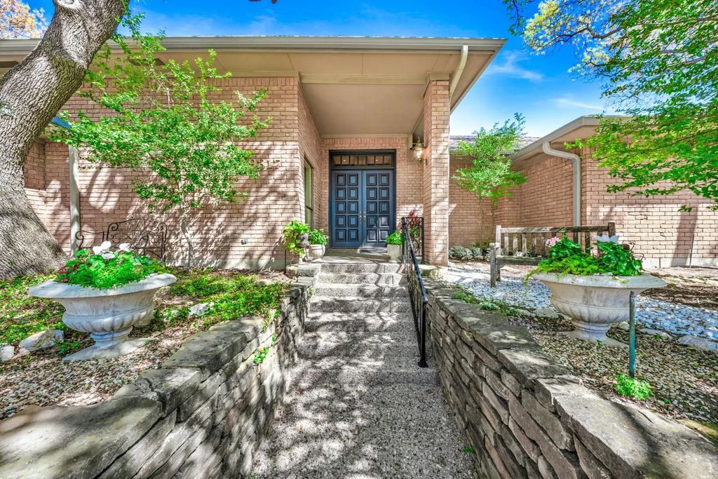 9317 Moss Trail, Dallas