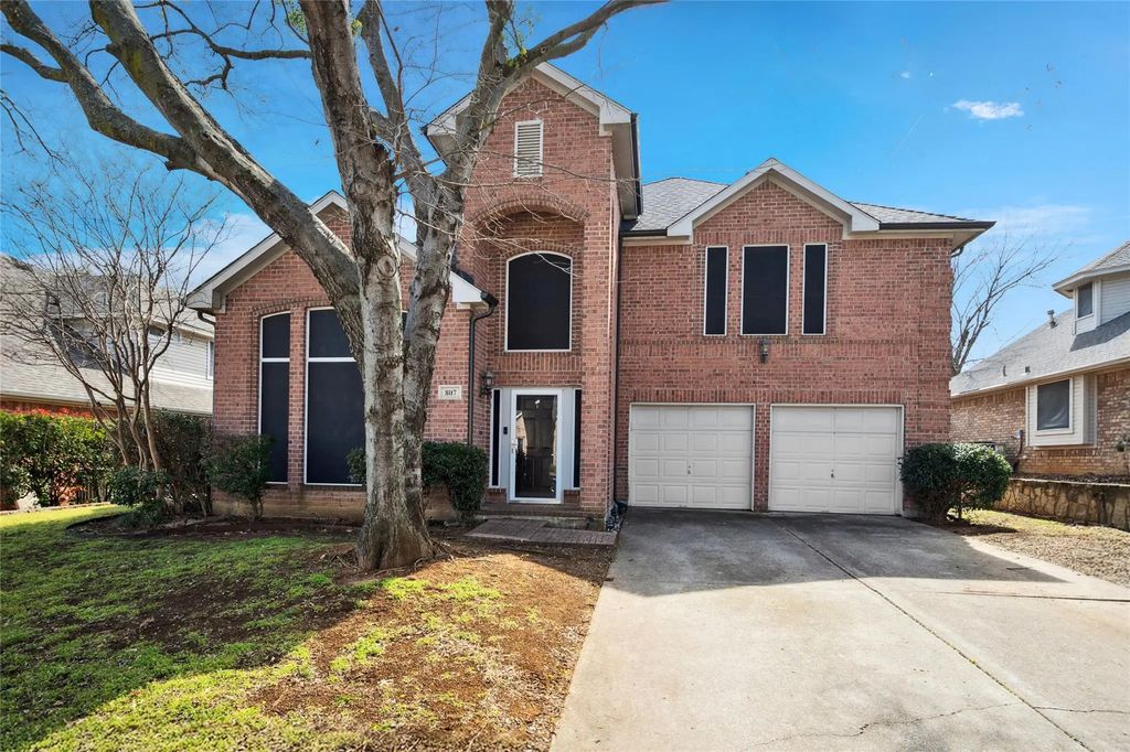 807 Peterstow Drive, Euless