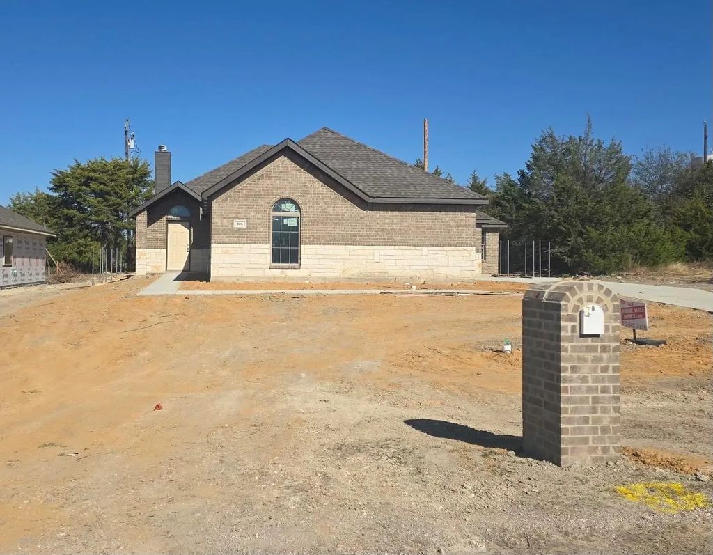 106 E Southbrook Drive, Glenn Heights